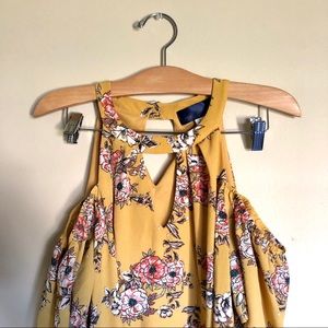 ✨ SALE Francesca’s Cold-Shoulder Dress